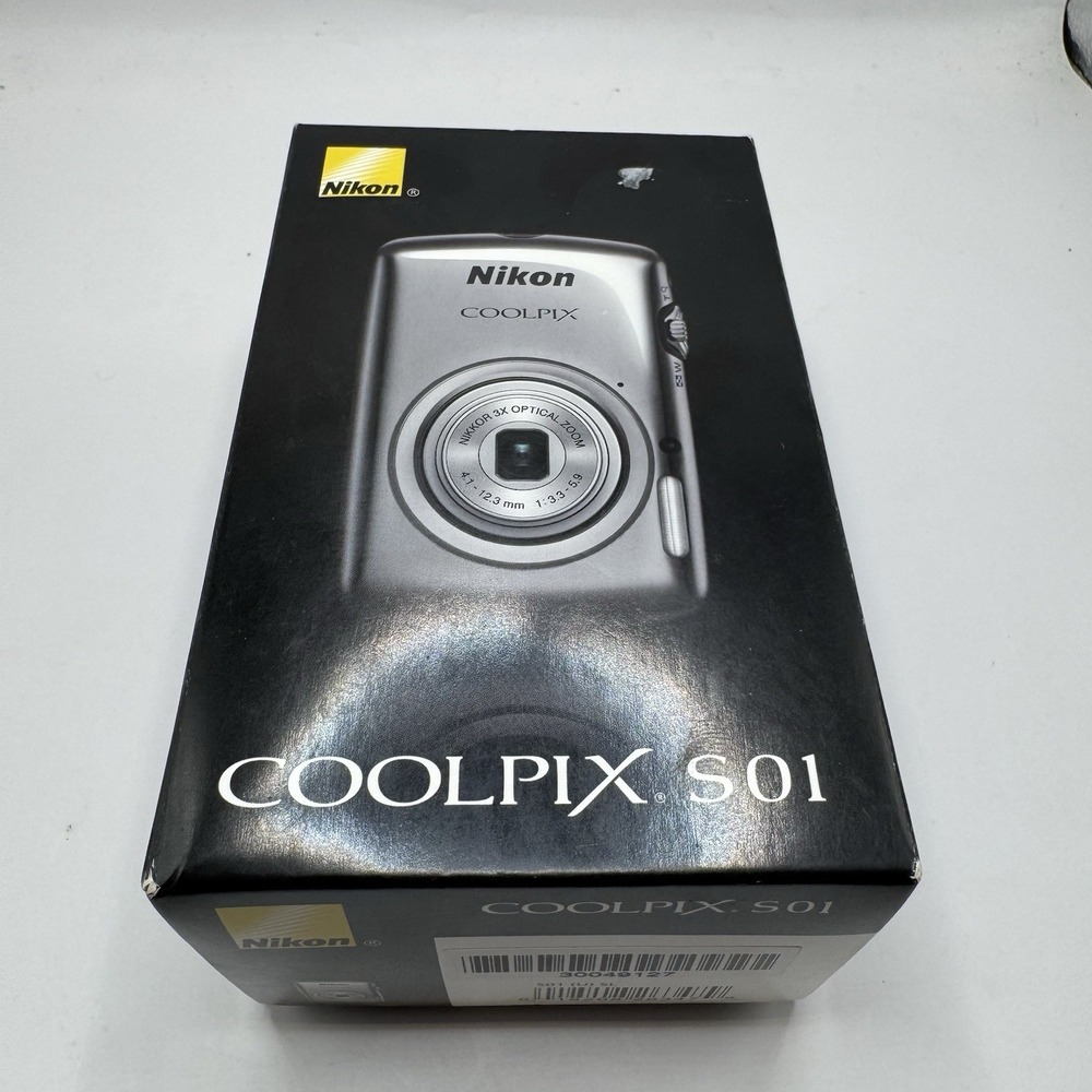 Nikon‎ COOLPIX S01 Mirror Silver Digicam 10.1MP Tiny Compact Camera Boxed Kit